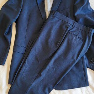 Tommy Hilfiger - Slim Fit Suit - Navy - 44R jacket, 32 x 32 pants - 100% Wool